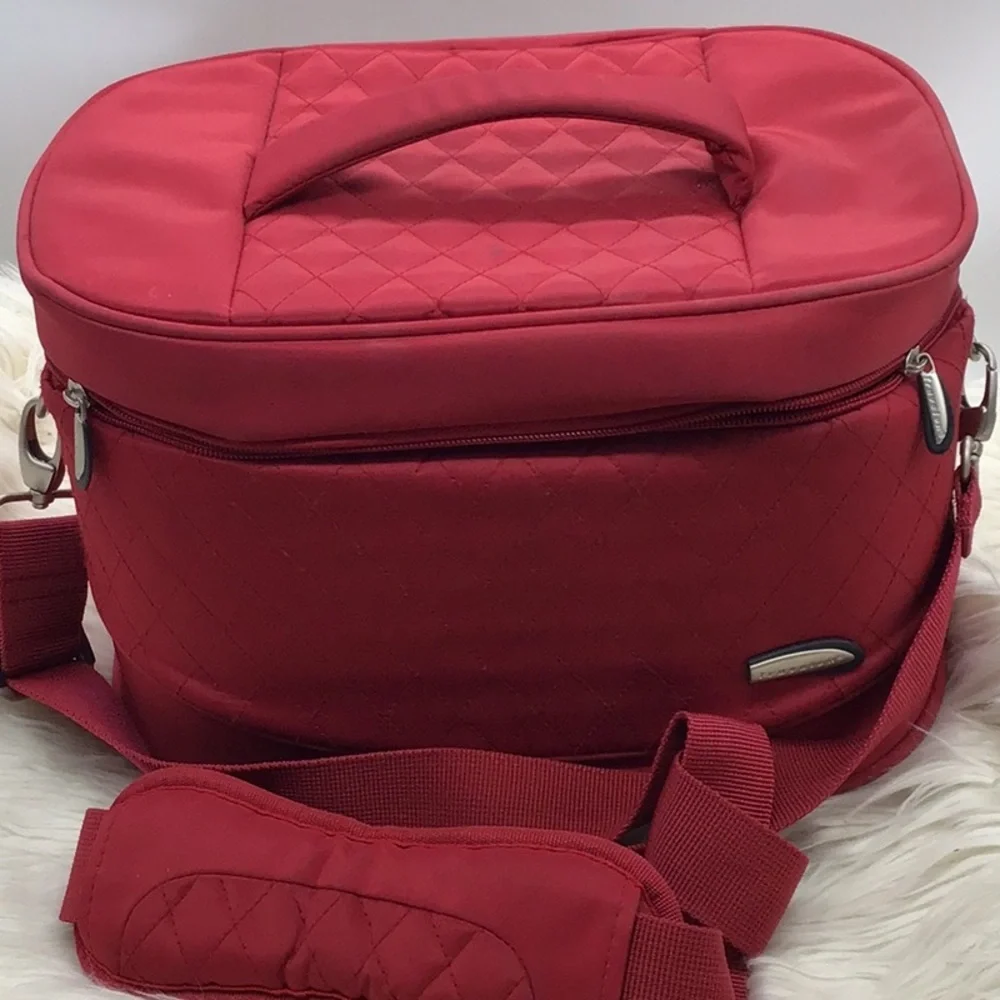 Travelon Red Quilted Toiletry Travel Bag - Picture 12 of 13